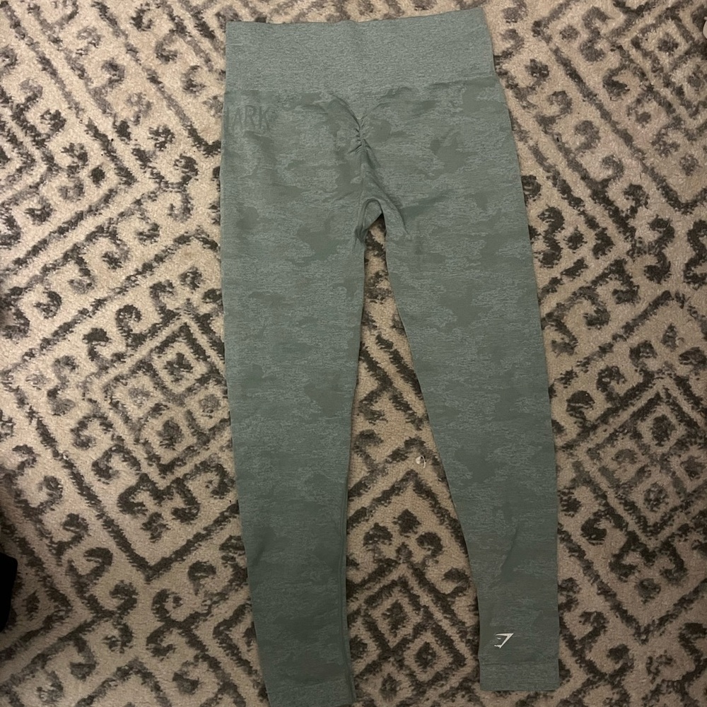 Cinched Gymshark Green Camo Leggings - Picture 8 of 8